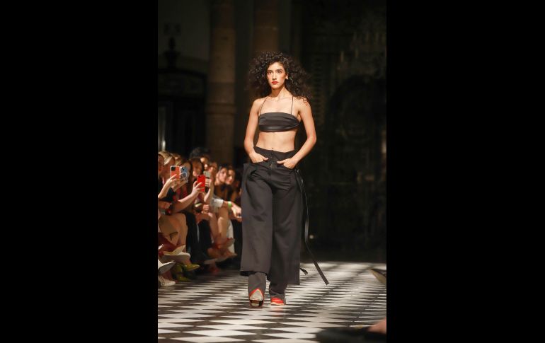 Colección de Lorena Saravia en MBFWMX. GENTE BIEN JALISCO/ Tony Martínez