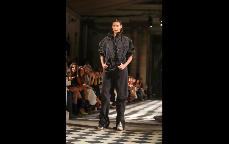 Colección de Lorena Saravia en MBFWMX. GENTE BIEN JALISCO/ Tony Martínez