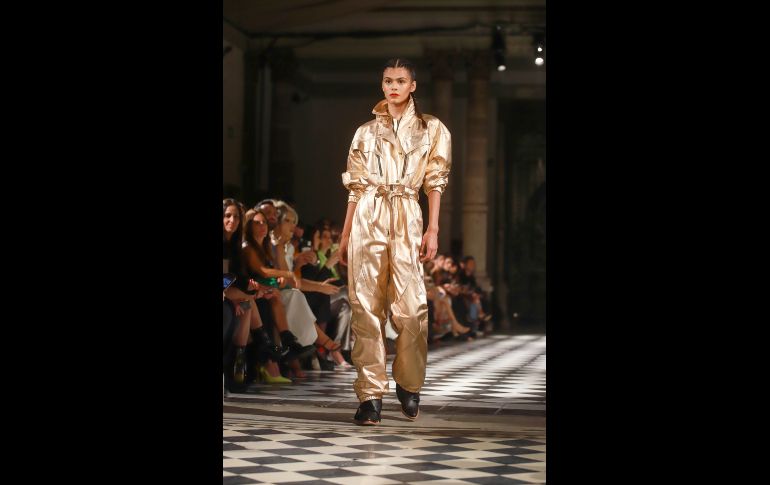 Colección de Lorena Saravia en MBFWMX.GENTE BIEN JALISCO/ Tony Martínez