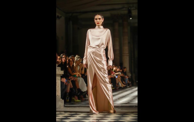 Colección de Lorena Saravia en MBFWMX. GENTE BIEN JALISCO/ Tony Martínez