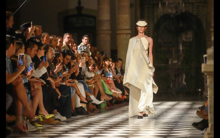 Colección de Paulina Luna en MBFWMX. GENTE BIEN JALISCO/ Tony Martínez