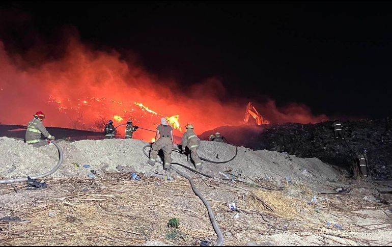 El jefe de Gabinete, Hugo Luna, indicó que se espera que durante la noche se pueda tener control total del fuego. Cortesía / UEPCBJ