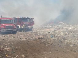 Bomberos de Tonalá, de Guadalajara y de la Unidad de Protección Civil del Estado trabajaron en el siniestro. TWITTER/PCJalisco