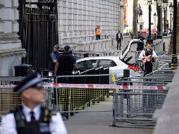 La Policía Metropolitana informó que un hombre fue arrestado hoy jueves en la tarde en el lugar, bajo sospecha de daños penales y conducción irresponsable. No hubo reportes de heridos. EFE / T. Akmen