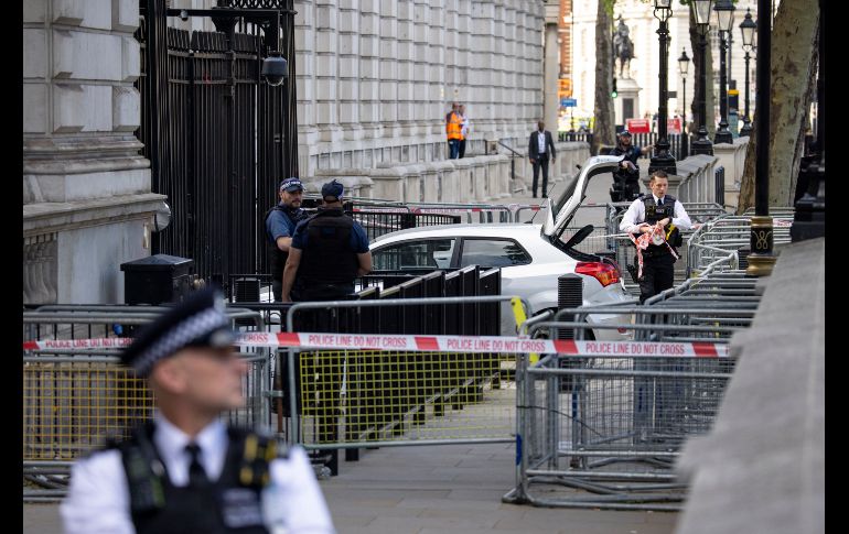 La Policía Metropolitana informó que un hombre fue arrestado hoy jueves en la tarde en el lugar, bajo sospecha de daños penales y conducción irresponsable. No hubo reportes de heridos. EFE / T. Akmen