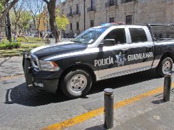 Policías encontraron en el suelo a un hombre herido de bala; otro logró escapar. ESPECIAL