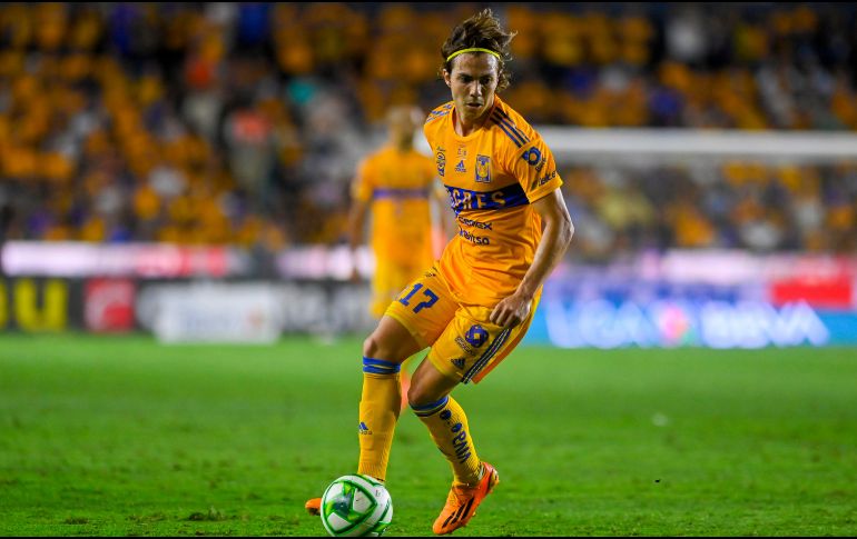 El mediocampista de los felinos, el mexicano Sebastián Córdova se quejó en sus redes sociales de la actuación del “Cantante”. IMAGO7