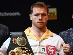 Tras vencer a John Ryder y retener sus cuatro títulos de peso supermediano, el tapatío se tomó un respiro del boxeo. AFP / ARCHIVO