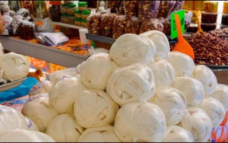 Profeco recomienda verificar la información del etiquetado antes de consumirlo. ESPECIAL