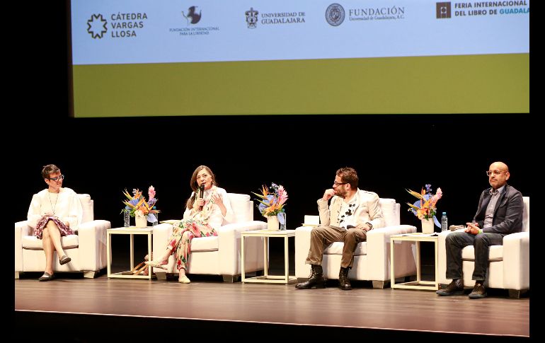 La V Bienal Mario Vargas Llosa: Literatura para Tiempos Recios, que este año se realiza en memoria de Raúl Padilla López, continuó con sus actividades este viernes 26 de mayo