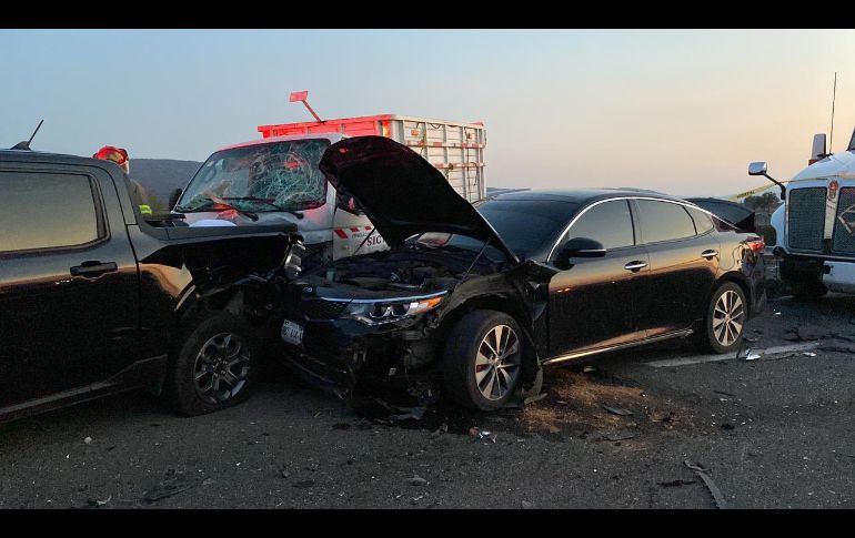 El choque múltiple ocurrió en la Autopista Guadalajara-Morelia, en el kilómetro 440, en Zapotlán del Rey. ESPECIA