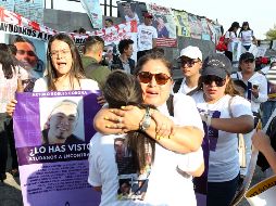 La tarde de este viernes se manifestaron familiares y amigos de los cinco jóvenes para pedir que aparezcan con vida. EL INFORMADOR/ A. Camacho