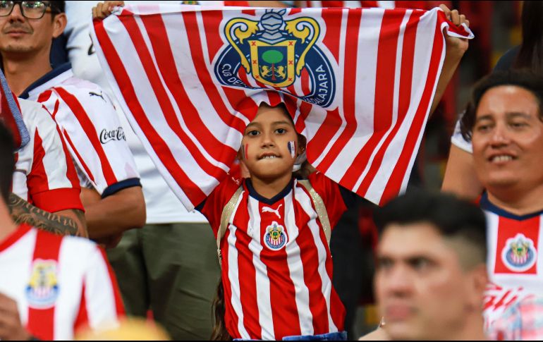 Los aficionados podrán ver en cinco mega pantallas el partido entre Chivas vs Tigres. EL INFORMADOR/ C. ZEPEDA