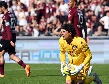 Guillermo Ochoa promedió 3.7 atajadas por encuentro con el Salernitana. ARCHIVO / EFE