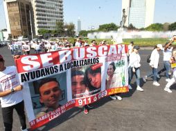 Este sábado, familiares y amigos de los desaparecidos se manifestaron, pidiendo que se esclarezcan los hechos. EL INFORMADOR