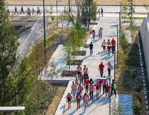 Más peatones y usuarios del transporte público prefirieron llegar a ver a Chivas utilizando el modelo integrado de movilidada. EL INFORMADOR / A. Navarro