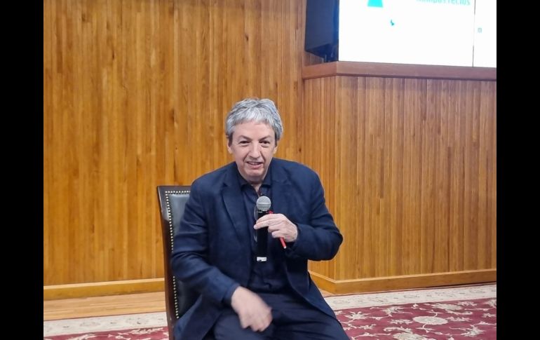 El jurado, en representación de la presidenta de éste, Soledad Álvarez, destacó que el premio le fue otorgado al autor mexicano por ser una obra de gran fuerza innovadora en el panorama de las letras hispánicas. EL INFORMADOR / K. El jurado, en representación de la presidenta de éste, Soledad Álvarez, destacó que el premio le fue otorgado al autor mexicano por ser una obra de gran fuerza innovadora en el panorama de las letras hispánicas. EL INFORMADOR / K. Esparza