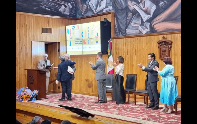 El jurado, en representación de la presidenta de éste, Soledad Álvarez, destacó que el premio le fue otorgado al autor mexicano por ser una obra de gran fuerza innovadora en el panorama de las letras hispánicas. EL INFORMADOR / K. El jurado, en representación de la presidenta de éste, Soledad Álvarez, destacó que el premio le fue otorgado al autor mexicano por ser una obra de gran fuerza innovadora en el panorama de las letras hispánicas. EL INFORMADOR / K. Esparza