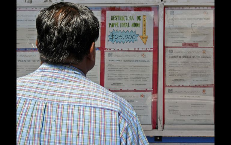 Pese a la caída en el desempleo, hubo un incremento interanual de 1.2 millones de trabajadores en el sector informal, que concentró 32.2 millones de personas. EL INFORMADOR/ARCHIVO