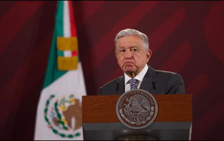 López Obrador dice que acatará medidas del INE sobre el 