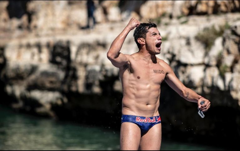 Hasta el momento la aerolínea no había sado su postura, sin embargo, un reconocido gimnasio se ofreció a dar el apoyo. ESPECIAL/Jonathan Paredes