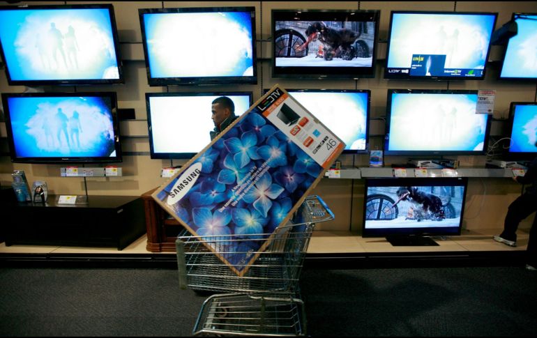 Uno de los objetos más comprados durante las épocas de descuentos como el Hot Sale son las televisiones y pantallas planas. AFP / ARCHIVO