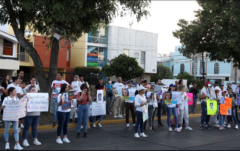 Familiares de los 7 jóvenes desaparecidos se han manifestado en diversas ocasiones para pedir que se acelere la búsqueda. EL INFORMADOR/ A. Camacho