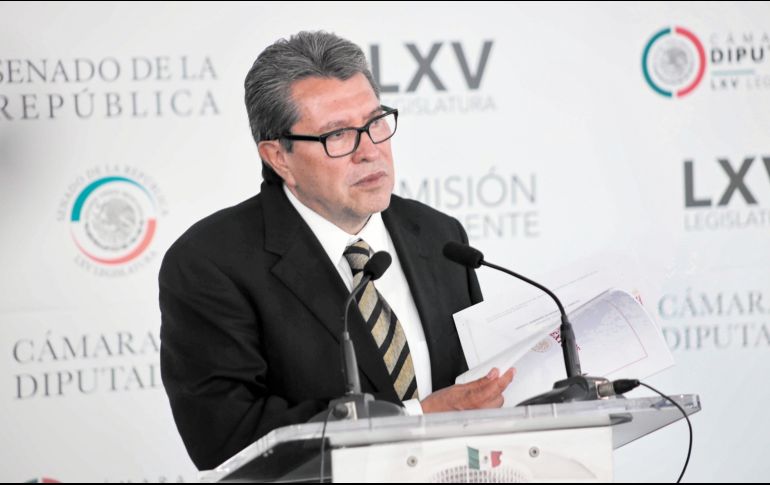 El presidente de la Comisión Bicamaral, Ricardo Monreal, recibió a los expertos del primer foro. EL UNIVERSAL