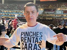 José María Martínez portó una playera en contra de las rentas caras durante la pelea del “Canelo” Álvarez. ESPECIAL
