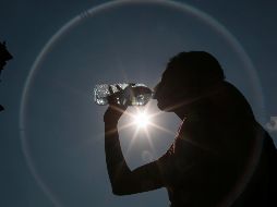 En estos días de calor, es importante cuidarse ante la exposición prolongada a altas temperaturas ambientales. EFE / ARCHIVO