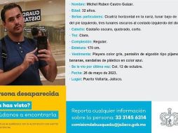 Rubén vestía playera gris, pantalón de algodón tipo pijama gris con estampado de plátanos y sandalias de plástico en color azul. ESPECIAL