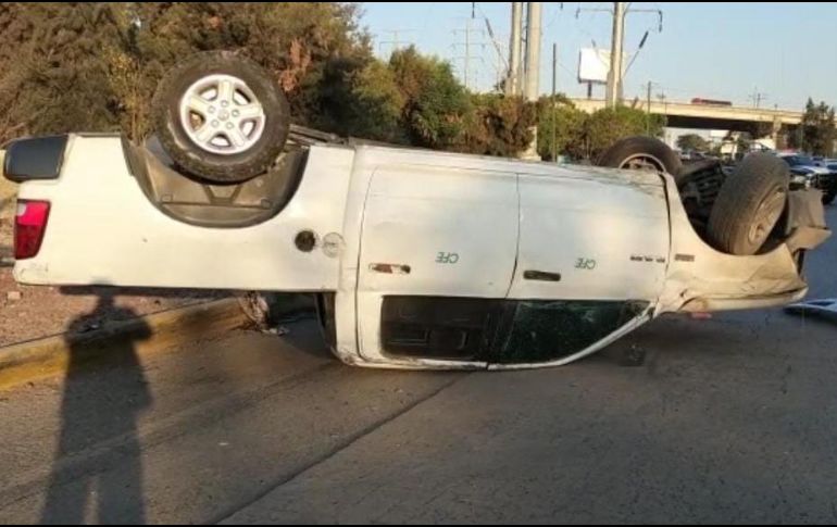 A través de un comunicado, la CFE asegura que la camioneta no forma parte del organismo. ESPECIAL