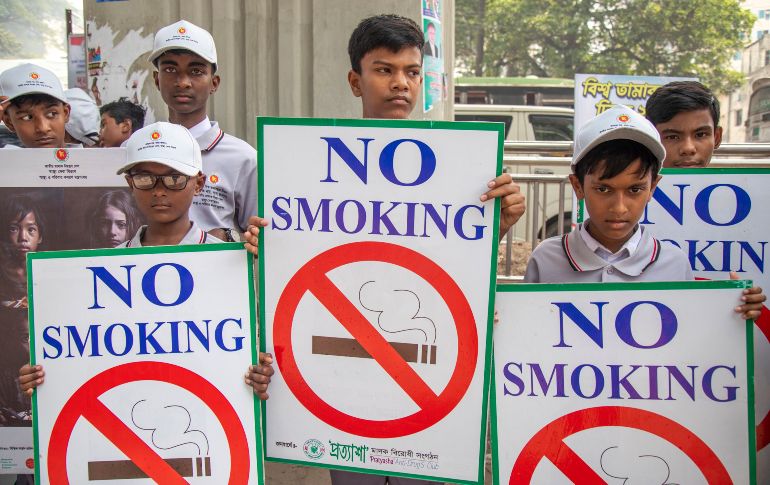 Si quieres dejar de fumar, debes ser consciente de que el camino es largo y debes ponerlo todo de tu parte. EFE/M. Alam