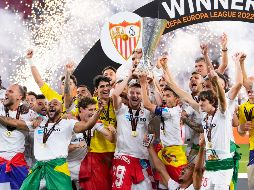 Por séptima ocasión, el Sevilla se corona en la Europa League. AP/Petr Josek