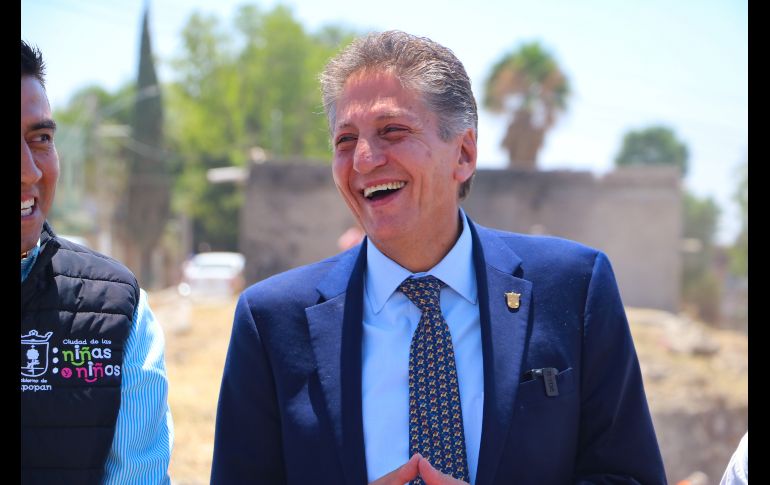 En la colonia Mariano Otero, en uno de los canales por donde pasa el cauce de Arroyo “El Seco”, personal trabaja en la limpieza de la zona. EL INFORMADOR / A. Navarro