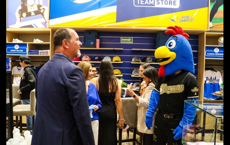 La tienda insignia o matriz de Charros de Jalisco está ubicada en la Primera Planta Local B-08 de La Gran Plaza, cercana una tienda de productos asiáticos y tienda de ropa de moda española. EL INFORMADOR / A. Navarro