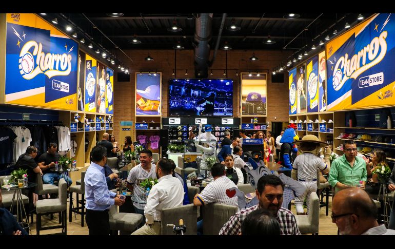 La tienda insignia o matriz de Charros de Jalisco está ubicada en la Primera Planta Local B-08 de La Gran Plaza, cercana una tienda de productos asiáticos y tienda de ropa de moda española. EL INFORMADOR / A. Navarro