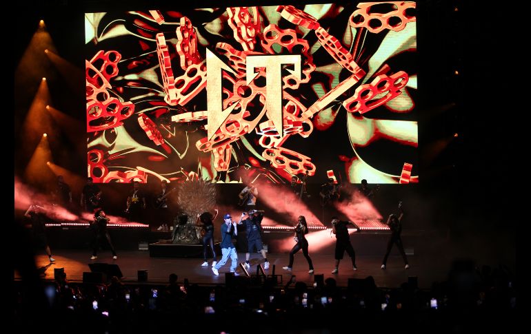 El show de Natanael estuvo completo con bailarines en el escenario, un trono en el centro de este y con aproximadamente 2 horas en las que las personas pudieron disfrutar de sus canciones. EL INFORMADOR / A. Camacho