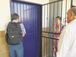 Los académicos revisaron el estado de las instalaciones, que durante la ocupación resultaron dañadas en algunas zonas. ESPECIAL