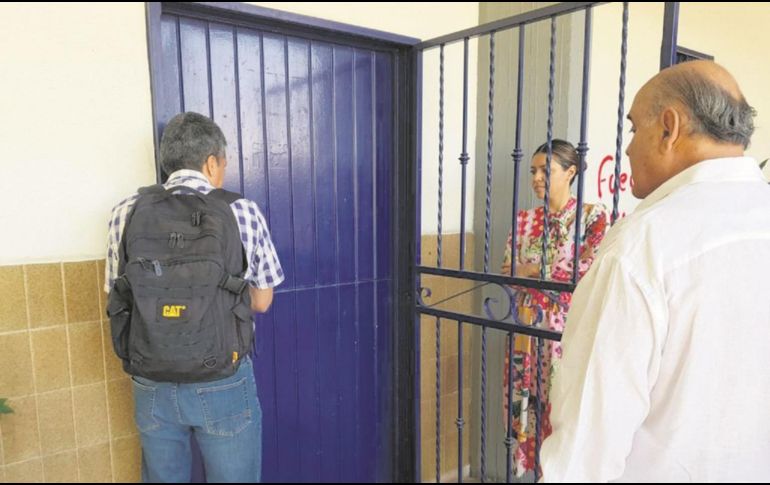 Los académicos revisaron el estado de las instalaciones, que durante la ocupación resultaron dañadas en algunas zonas. ESPECIAL