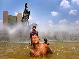 El calor es agobiante, pero no se irá. EL INFORMADOR / ARCHIVO