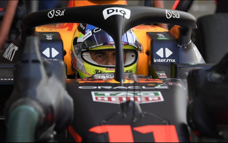 El mexicano Checo Pérez acabó cuarto en el segundo entrenamiento libre este viernes en Montmeló. AFP /. Lago