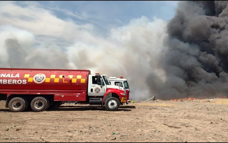 En el vertedero Los Laureles se registra un incendio que está siendo atendido por autoridades. ESPECIAL