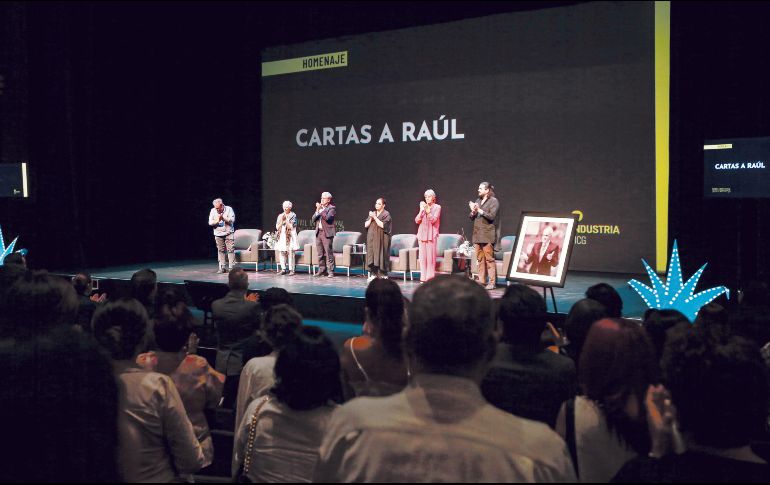 El homenaje se llevó a cabo en el Conjunto de Artes Escénicas Santander. EL INFORMADOR/ C. Zepeda