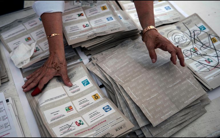López Obrador presume la nueva composición política del país, donde el partido que fundó y lo llevó a la Presidencia de la República ya tiene 22 gubernaturas. EFE / ARCHIVO