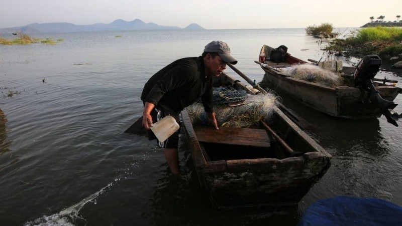Se estima que la pesca y la acuicultura aportan US$100.000 millones al año y unos 260 millones de puestos de trabajo a la economía mundial. GETTY IMAGES