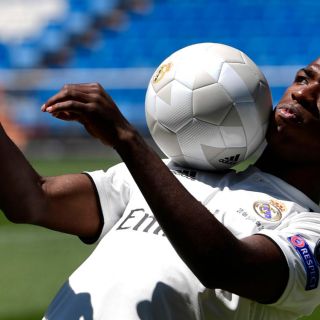 Responsables de colgar muñeco de Vinicius recibieron alta multa