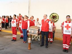 El homenaje fue organizado por la Cruz Roja Jalisco, junto con compañeros, familiares y amistades del voluntario socorrista. ESPECIAL/Cruz Roja Jalisco