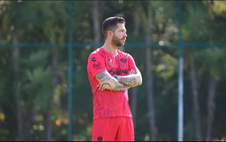 Benjamín Mora dirigió su primer entrenamiento de pretemporada en Playa del Carmen. ESPECIAL/Atlas FC