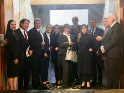 Miembros destacados de Morena festejaron la victoria de Delfina Gómez (al centro). EL UNIVERSAL